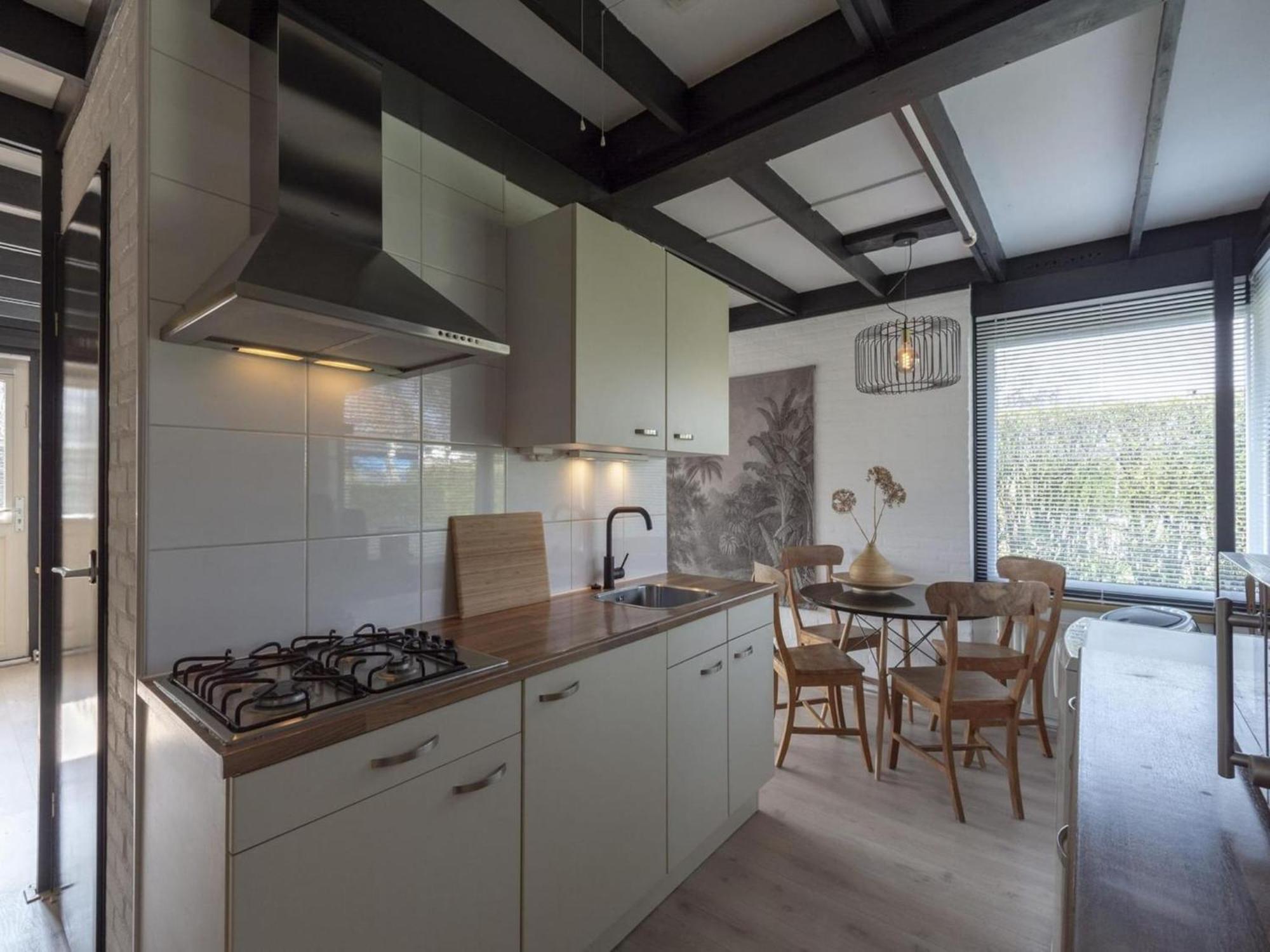Attractive Bungalow With Modern Furnishings Sint Maartensvlotbrug Exteriör bild
