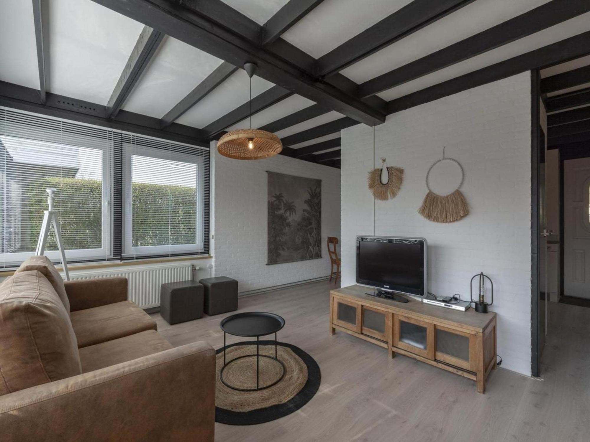 Attractive Bungalow With Modern Furnishings Sint Maartensvlotbrug Exteriör bild